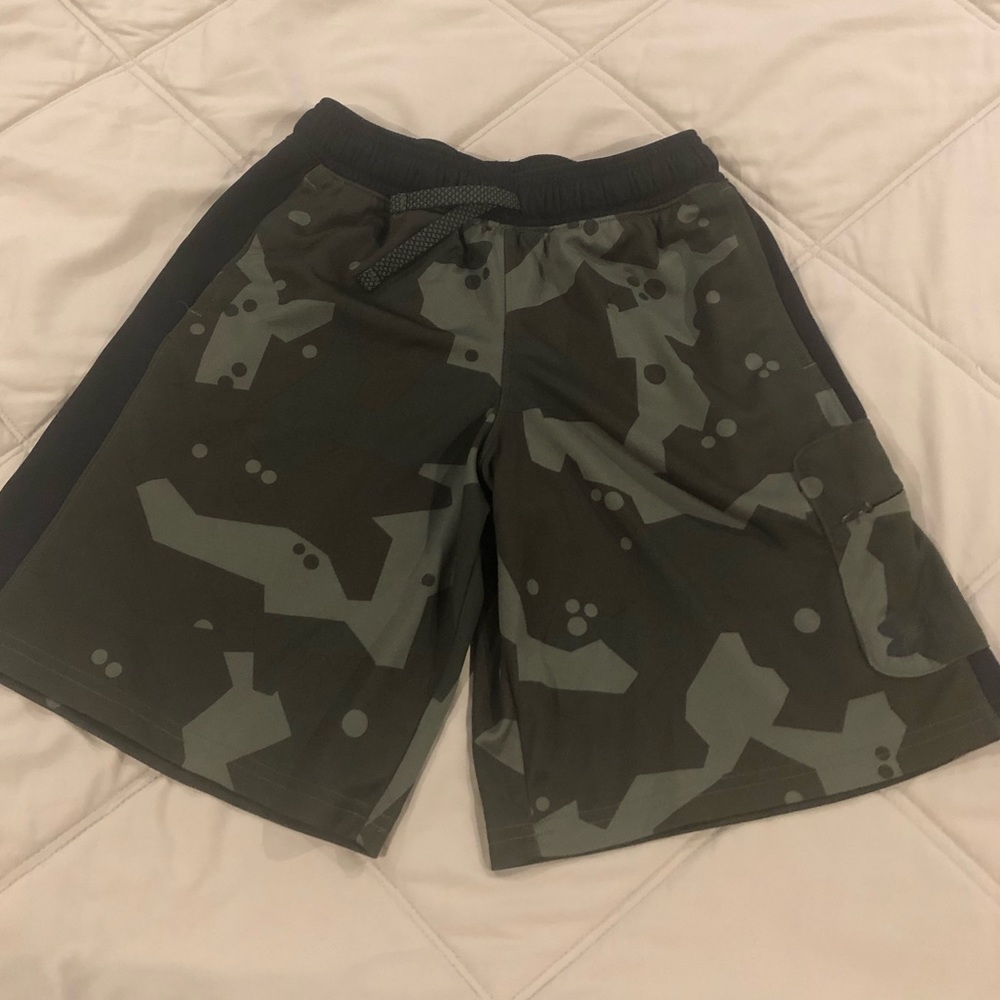 Under Armour Camo boy shorts